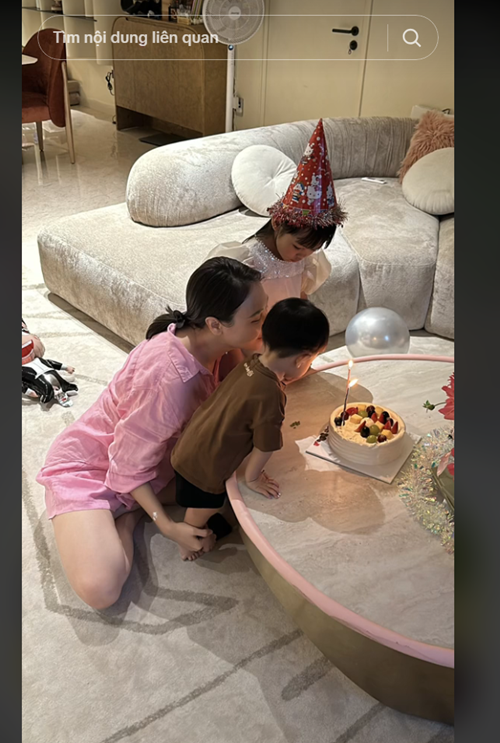 Nữ ca sĩ đón mừng tuổi mới đầy hạnh phúc bên gia đình. Ảnh: Instagram Đàm Thu Trang.