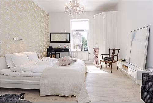 Người mệnh Kim hợp với màu trắng và sắc ánh kim.