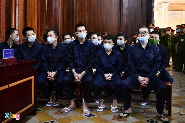 Nguyen Thai Luyen noi gi ve 20 thoi kim loai mau vang-Hinh-2