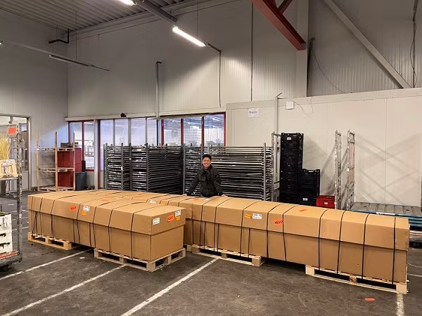 Nha giau chi tram trieu mua thong tuoi di may bay ve Viet Nam-Hinh-4