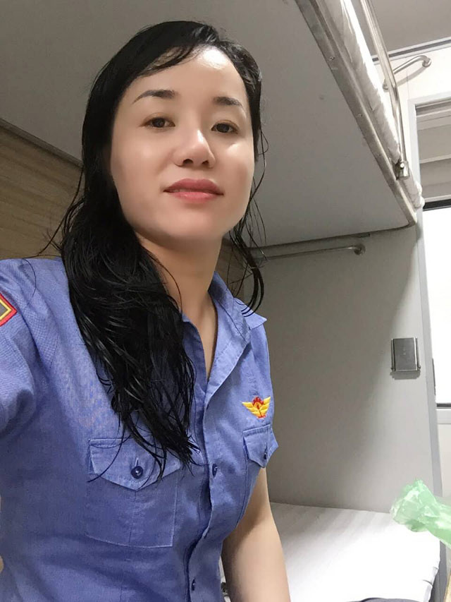 Nữ nhân viên Ngô Thùy Thạch Thảo – người nhặt và trả lại túi tiền cho vị khách người Anh.