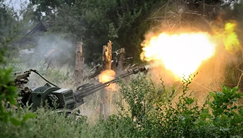 Hiện tại, Quân đội Nga đang tấn công Selidovo, rào cản cuối cùng ở phía đông nam Pokrovsk. Sau khi chiếm được thành phố này, quân đội Nga có thể phối hợp với các lực lượng thiện chiến theo hướng Mirnograd để tấn công Pokrovsk từ hai hướng. Ảnh: Sputnik.