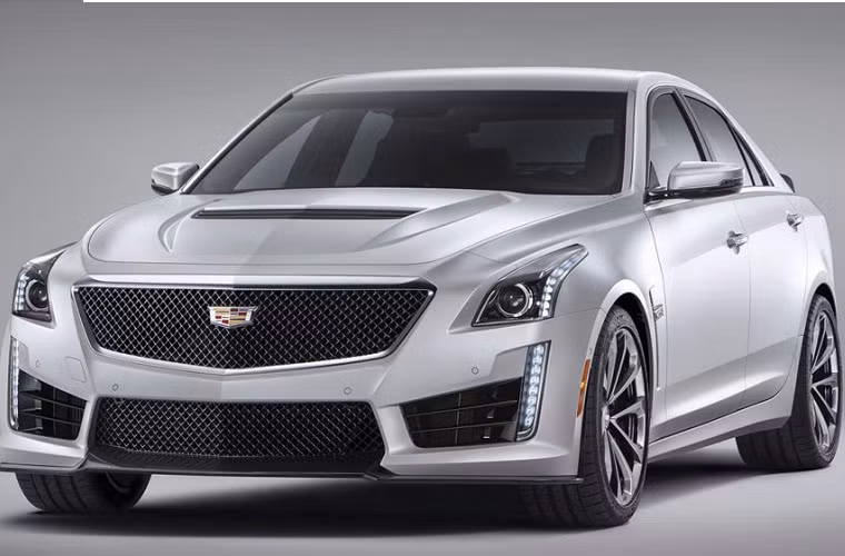 5. Cadillac CTS-V: Cạnh tranh với BMW M5 và Mercedes E63 AMG, CTS-V trang bị động cơ siêu nạp 6.2L V8, công suất 640 mã lực, mô-men xoắn 855 Nm, hộp số tự động 8 cấp, có khả năng tăng tốc từ 0-96 km/h trong 3,7 giây trước khi đạt tốc độ tối đa 322 km/h...