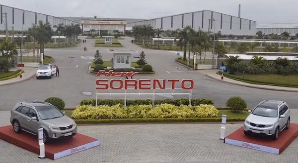 Doanh số bán ra cao nhất: Tháng 12 năm 2014 là thời điểm có số lượng xe được tiêu thụ cao nhất tính từ 20 năm qua, với 20.208 xe, trong đó có 13.221 xe con và 6.987 xe tải.