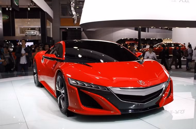 1. Honda NSX 2015: Phiên bản NSX 2015 sẽ được Honda chính thức công bố tại triển lãm Detroit Motor Show. Giá khởi điểm dự kiến vào khoảng 100.000 USD và cạnh tranh trực tiếp với chiếc Porsche 911...