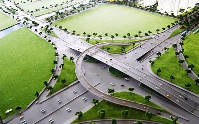 Nút giao thông Mỹ Thủy là điểm giao hai trục giao thông quan trọng của thành phố ở cửa ngõ phía Đông gồm đường Nguyễn Thị Định, Đồng Văn Cống.