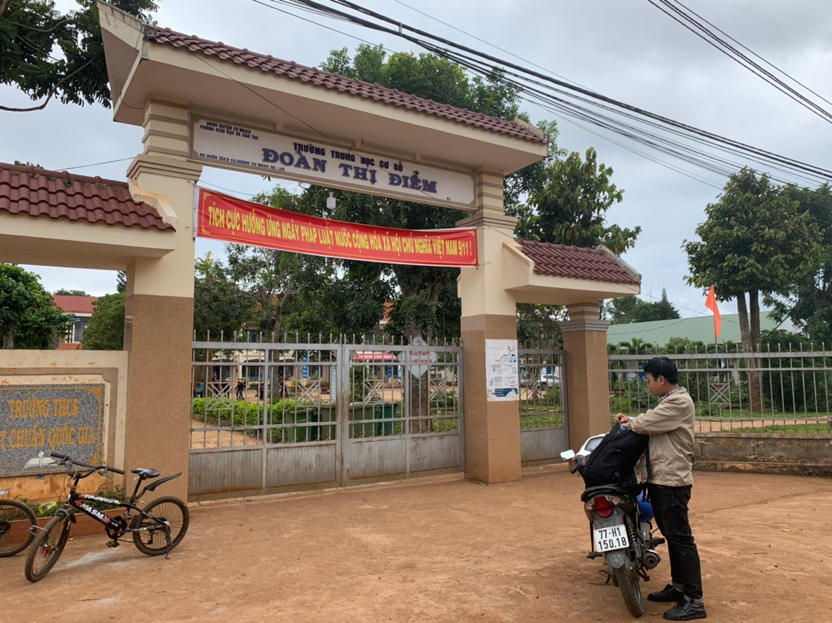 Hiệu trưởng trường cấp 2 bị giáo viên tố gây chia rẽ Hieu truong truong cap 2 bi giao vien to gay chia re