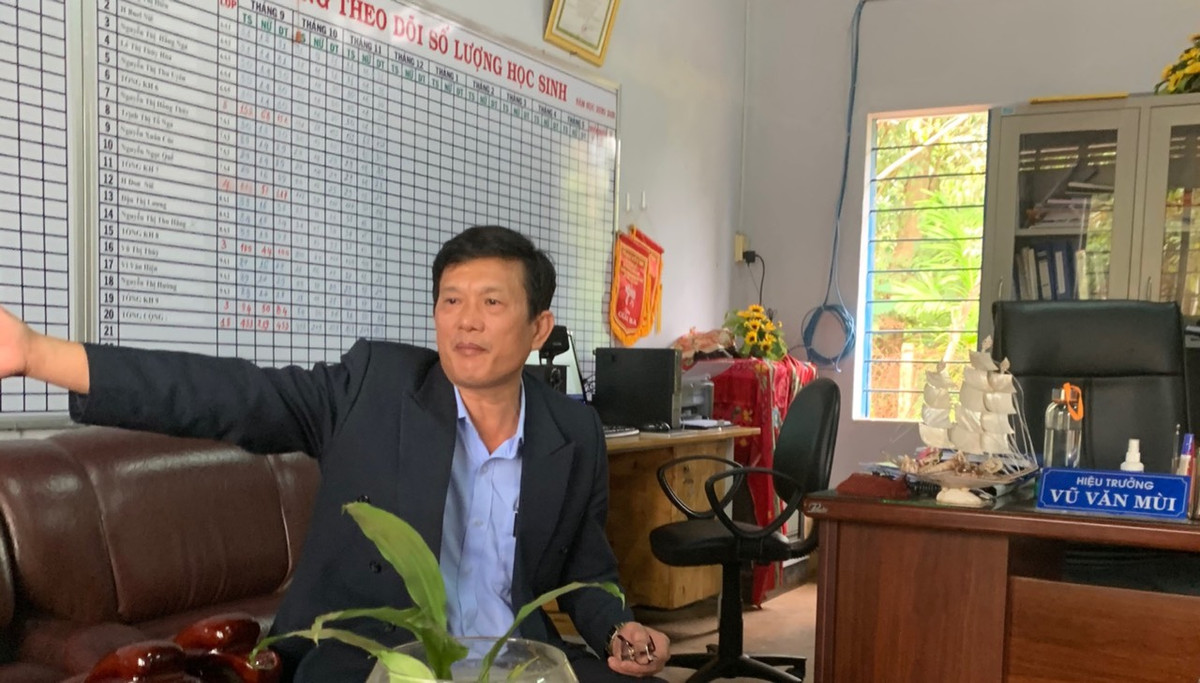 Hiệu trưởng trường cấp 2 bị giáo viên tố gây chia rẽ - Hình 2 Hieu truong truong cap 2 bi giao vien to gay chia re-Hinh-2