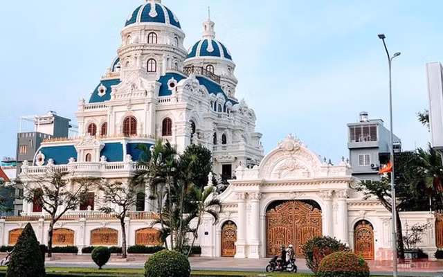 Đại gia Thiện “Soi”, Ngô Văn Phát...: Từ biệt thự khủng tới xộ khám - Hình 3 Dai gia Thien “Soi”, Ngo Van Phat...: Tu biet thu khung toi xo kham-Hinh-3