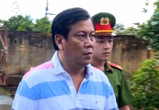 Đại gia Thiện “Soi”, Ngô Văn Phát...: Từ biệt thự khủng tới xộ khám - Hình 4 Dai gia Thien “Soi”, Ngo Van Phat...: Tu biet thu khung toi xo kham-Hinh-4