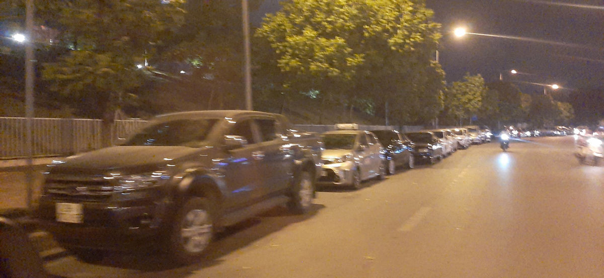 Sau hieu ung cua ong Doan Ngoc Hai, via he Ha Noi lai bi lan chiem-Hinh-5