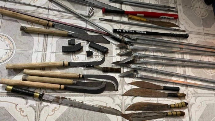 Thu duoc gi tu van phong Cuong “Du” trum bao ke xe khach?-Hinh-2