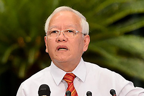  Lê Hoàng Quân (SN 1953) - Cựu Chủ tịch UBND TP. HCM: Ban thường vụ Thành ủy TP.HCM nhiệm kỳ 2010 - 2015 đã vi phạm nguyên tắc tập trung dân chủ và quy chế làm việc của Thành ủy; thiếu trách nhiệm, buông lỏng lãnh đạo, chỉ đạo, quản lý, thiếu kiểm tra, giám sát, để xảy ra nhiều vi phạm, khuyết điểm kéo dài trong quá trình thực hiện dự án đầu tư khu đô thị mới Thủ Thiêm, ảnh hưởng xấu đến uy tín của Đảng bộ và chính quyền thành phố, gây bức xúc trong xã hội, đến mức phải xem xét, thi hành kỷ luật. Ban Bí thư quyết định thi hành kỷ luật ông Lê Hoàng Quân bằng hình thức cảnh cáo.