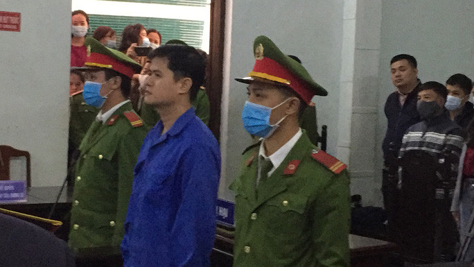 Tra ho so vu bac si bi to hiep dam nu dieu duong o Hue