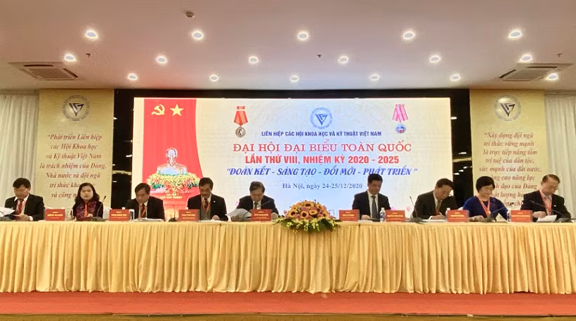 Xay dung va phat trien Lien hiep Hoi vung manh