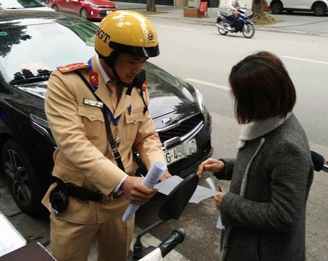 “Phat nguoi” - thanh bao kiem de tri vi pham giao thong-Hinh-2