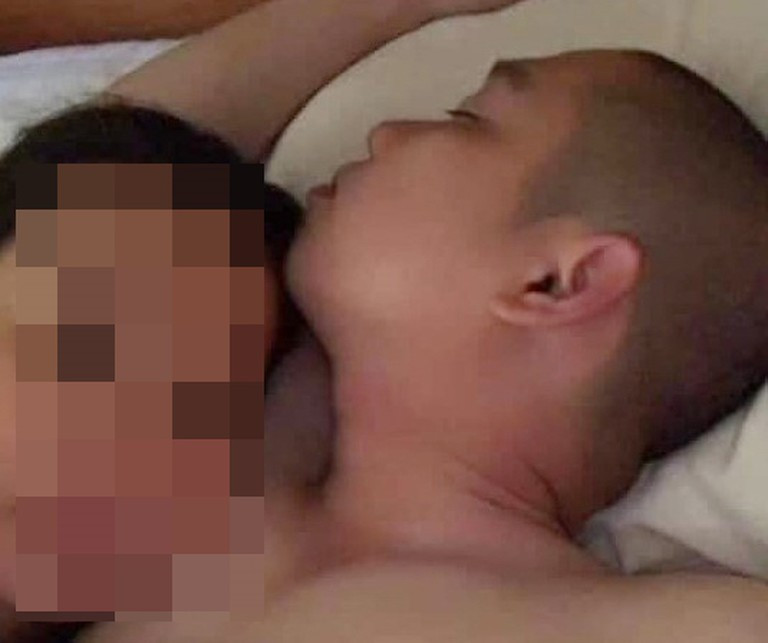 Dai duc Thich Duc Niem lo anh nong: Bao su vuong lum xum tuong tu?