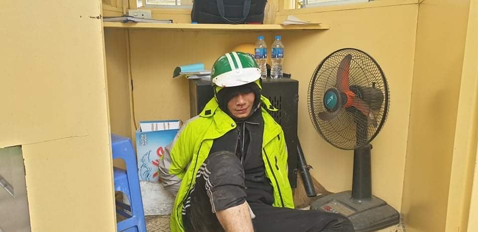 Xe om cong nghe cam dao, con ba khuc cuop tren pho Ha Noi