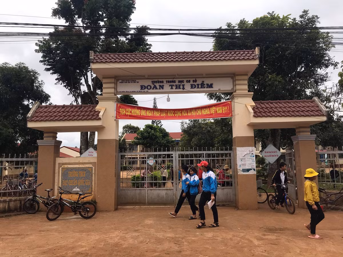 Hieu truong bi giao vien to gay chia re: Xu ly nghiem, khong dung tung