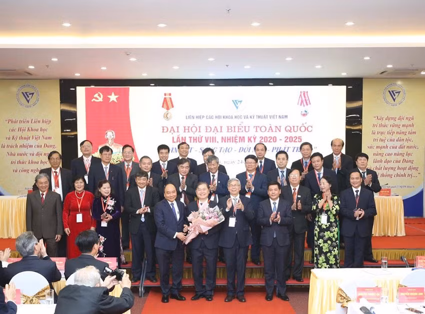 GS.TSKH Dang Vu Minh duoc moi lam Chu tich danh du Lien hiep cac Hoi Khoa hoc va Ky thuat Viet Nam khoa VIII-Hinh-3