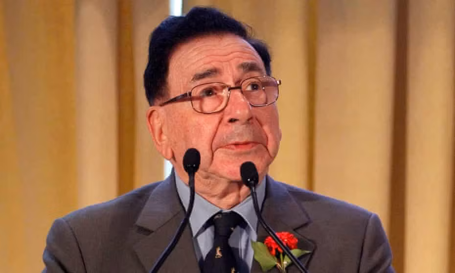 Bac si ghep tang dau tien tren the gioi vua qua doi la ai?