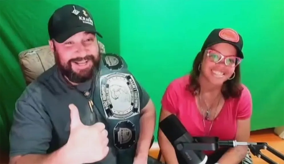 Cặp đôi choáng khi “câu” được két sắt chứa 2,5 tỷ đồng Cap doi choang khi “cau” duoc ket sat chua 2,5 ty dong