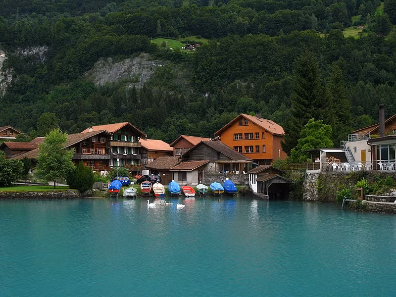 Ghe tham ngoi lang dep tua chon than tien o Thuy Si-Hinh-9