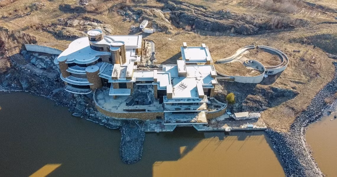 Lanh gay truoc nhung biet thu bo hoang noi tieng the gioi-Hinh-4