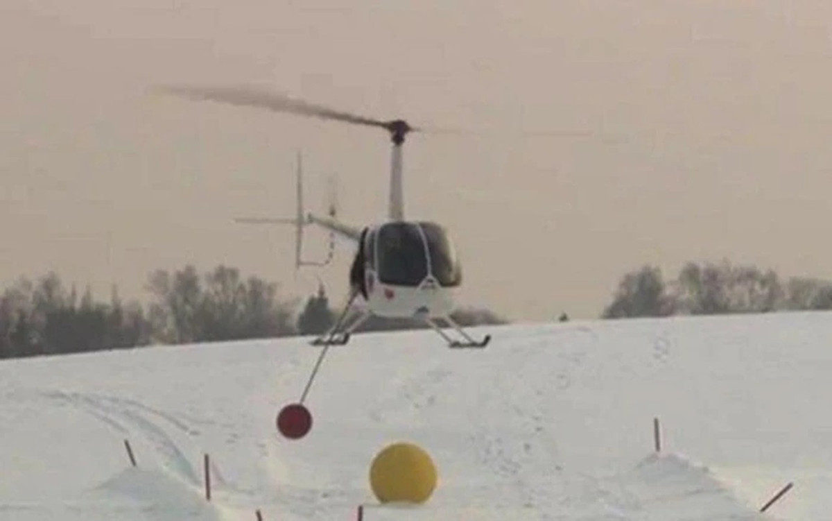 Nga là quê hương của môn thể thao kỳ lạ là chơi gôn bằng trực thăng: Người chơi sẽ sử dụng cây gậy khúc côn cầu dài 4m từ một chiếc trực thăng đang di chuyển để đánh một quả bóng khổng lồ có đường kính 1m vào khu vực được chỉ định. Giải vô địch đầu tiên được tổ chức vào năm 2013.