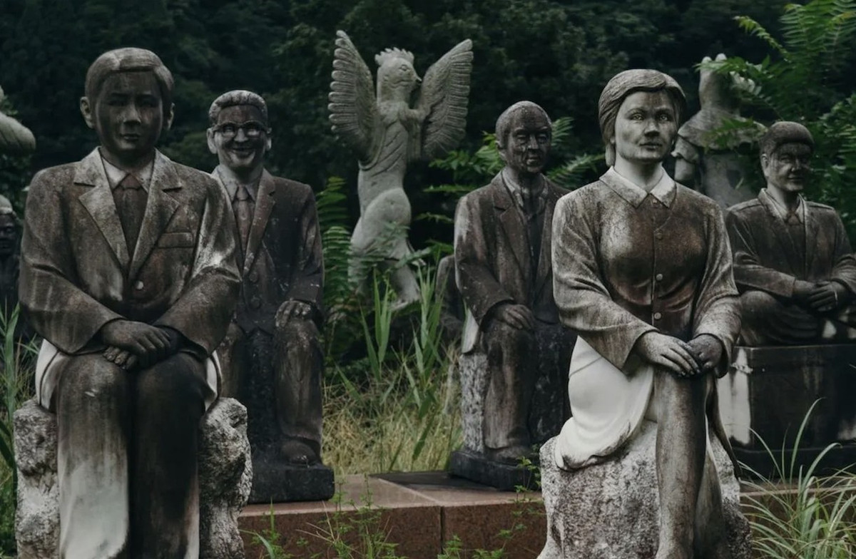 Sau khi chủ nhân qua đời, nơi đây bị bỏ hoang do không có ai quản lý cho đến khi được một nhiếp ảnh gia phát hiện. Nhờ những bức ảnh của nhiếp ảnh gia, nhiều khách du cảm thấy bị thu hút bởi vẻ đẹp ma mị nhưng cũng mang chút bình yên ở nơi đây nên đã bắt đầu ghé thăm địa điểm thú vị này. Ảnh: IT.