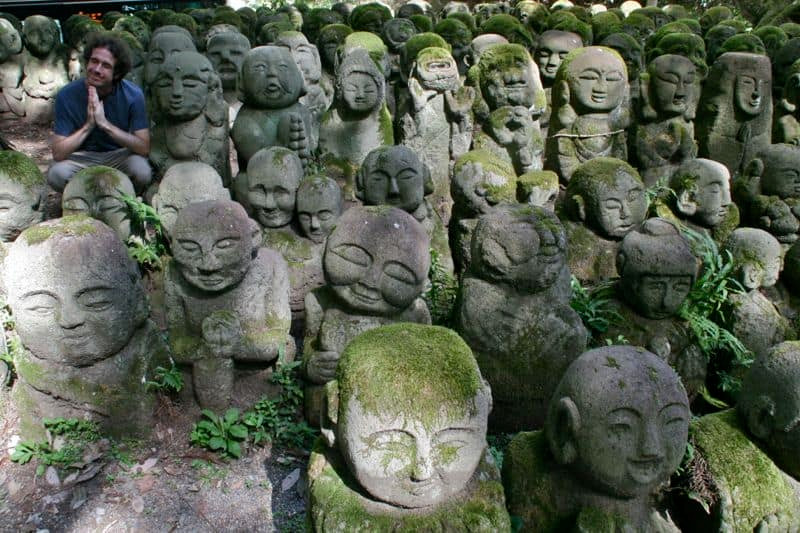 Ngoi den co kinh o Nhat co 1.200 buc tuong da doc dao-Hinh-7