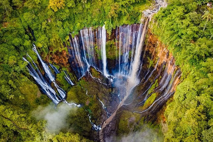 Ngẩn ngơ trước vẻ kỳ ảo của thác nước đẹp nhất Indonesia Ngan ngo truoc ve ky ao cua thac nuoc dep nhat Indonesia