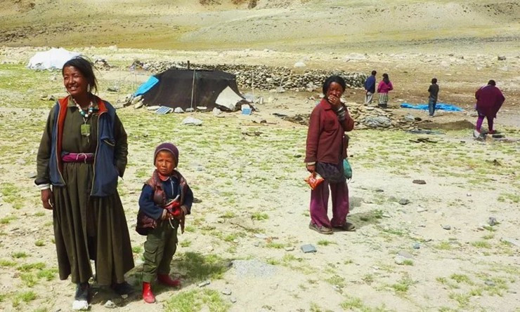 Changtang, Tây Tạng: Độ cao chưa từng có của khu vực này đã mang lại cho nó biệt danh "Mái nhà thế giới". Changtang nằm trên cao nguyên Tây Tạng, cao khoảng 6.5km so với mực nước biển. Khí hậu ở đây cực kỳ lạnh do độ cao, có mùa đông giống Bắc Cực. Mùa hè có thể ấm áp nhưng ngắn ngủi, kèm theo giông bão và mưa đá bất ngờ