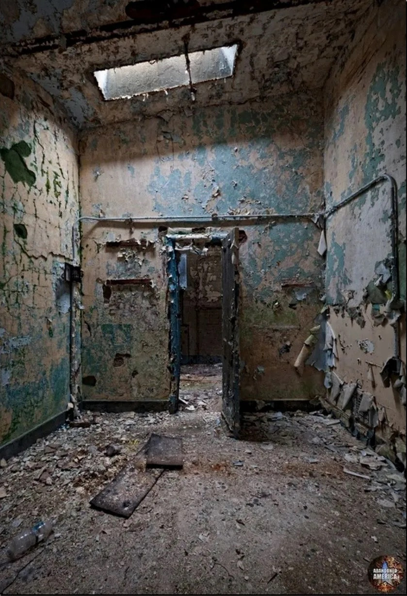 Năm 1938, một cuộc tuyệt thực diễn ra ở nhà tù Holmesburg khi một nửa số tù nhân ngừng ăn để phản đối chất lượng thức ăn.