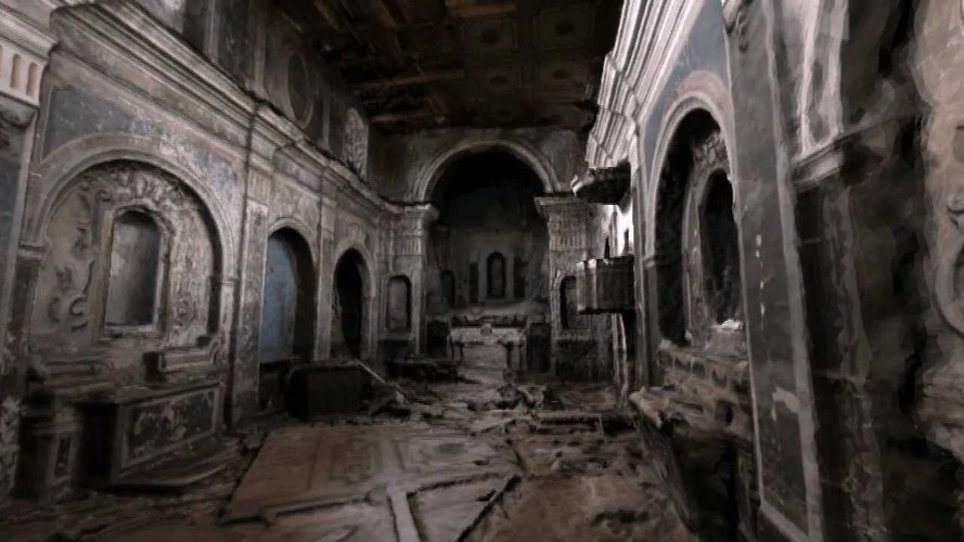 Sau gần 4 thập kỷ bỏ hoang, nhiều người khi đến “thị trấn ma” Romagnano al Monte cảm giác như lạc vào khu tàn tích thời Trung cổ.