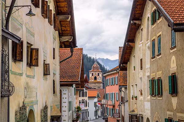 Ky la ngoi lang cam du khach chup anh vi ly do la doi-Hinh-3