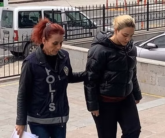 4 vu gia danh bac si benh vien chan dong the gioi-Hinh-2