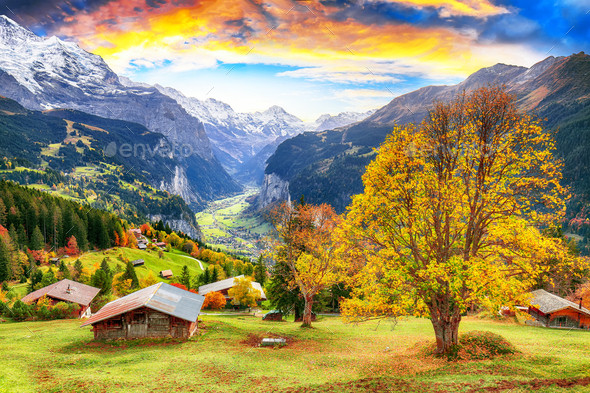 Khung cảnh thơ mộng như chốn cổ tích của ngôi làng này có thể mê hoặc bất kỳ du khách nào đặt chân tới đây. Ảnh: Pilat666.