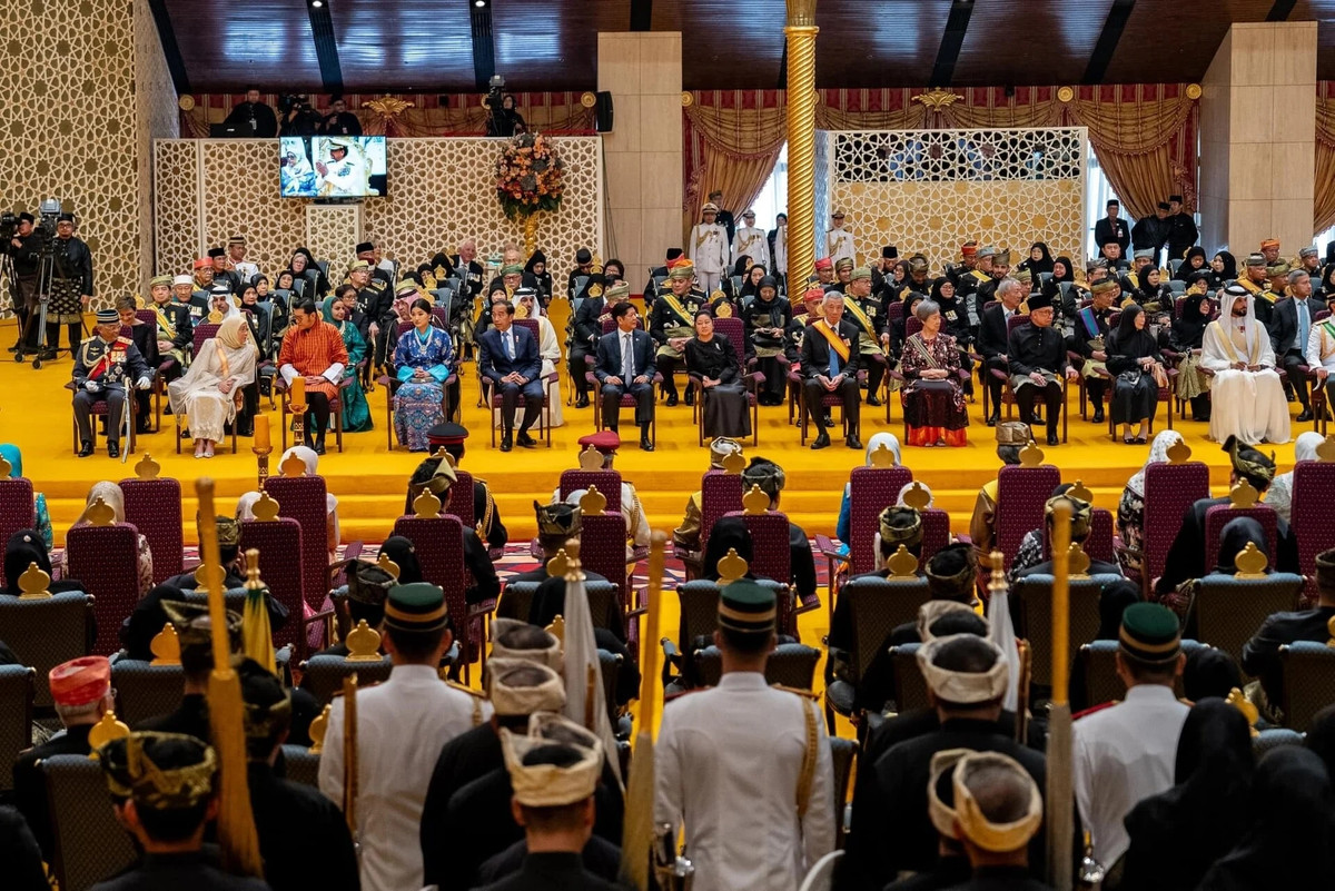 Hoàng gia Brunei đã mời khoảng 5.000 người tới tiệc cưới, trong đó có thành viên hoàng gia Jordan, Arab Saudi, Các tiểu vương quốc Arab Thống nhất (UAE), Bahrain và Bhutan. Ảnh: Anwar Ibrahim.