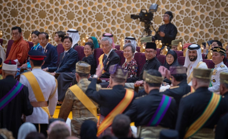 Thủ tướng Malaysia Anwar Ibrahim, Tổng thống Indonesia Joko Widodo, Thủ tướng Singapore Lý Hiển Long và Tổng thống Philippines Ferdinand Marcos cũng có mặt tại buổi tiệc. Ảnh: bna.