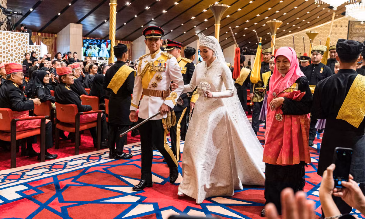 Can canh dam cuoi hoanh trang 10 ngay cua Hoang tu Brunei