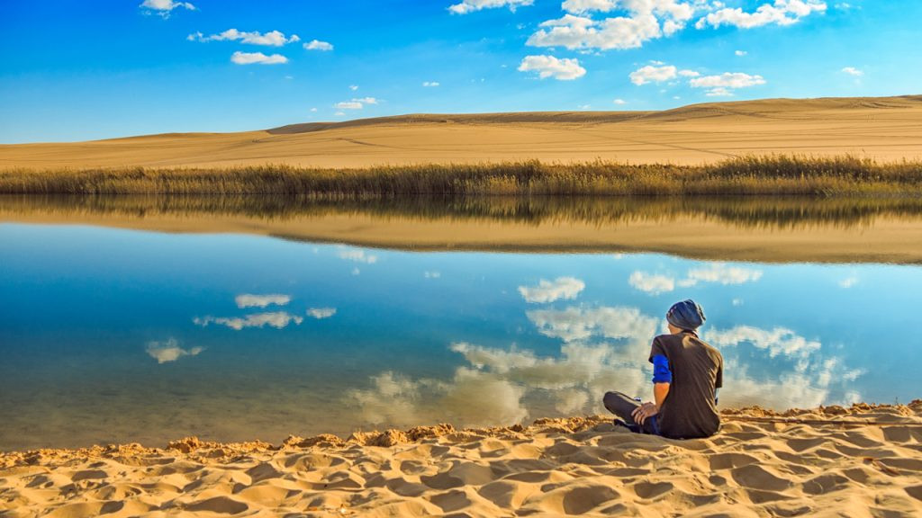 Dân Siwi theo truyền thống sử dụng loại muối này trong việc xây dựng nhà cửa và định hình các công cụ của họ và đặc biệt là đèn muối, được cho là tạo ra năng lượng chữa bệnh bằng sức nóng của nguồn sáng.