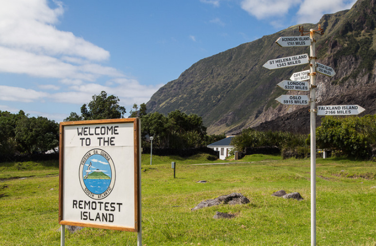 Hòn đảo Tristan da Cunha là lãnh thổ hải ngoại của Anh và nằm trên một hòn đảo núi lửa đang hoạt động ở phía nam Đại Tây Dương, khoảng giữa Nam Phi và Nam Mỹ. (Ảnh: Shutterstock, IT)
