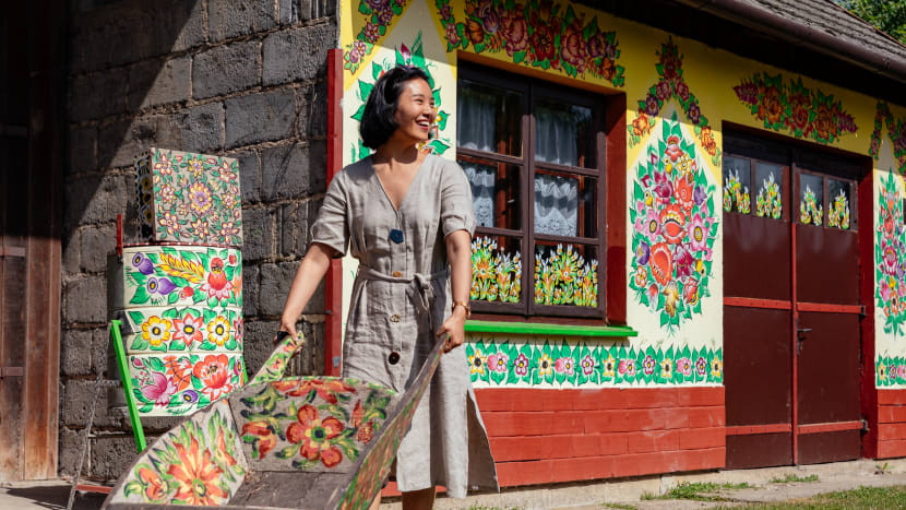 Khi bếp lò cũ được thay thế bằng ống khói và hệ thống thông gió hiện đại, phụ nữ Zalipie không còn phải quét vôi tường nữa. Dù vậy, ngôi làng vẫn duy trì truyền thống trang trí nhà cửa cho đến tận ngày nay.