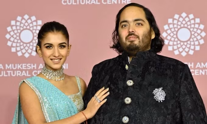 Gia tộc nhà Ambani đã tổ chức hàng loạt tiệc mừng trong vài tháng qua, với tâm điểm là hôn lễ vào cuối tuần này tại Mumbai, tổng chi phí được ước tính lên tới 320 triệu USD.