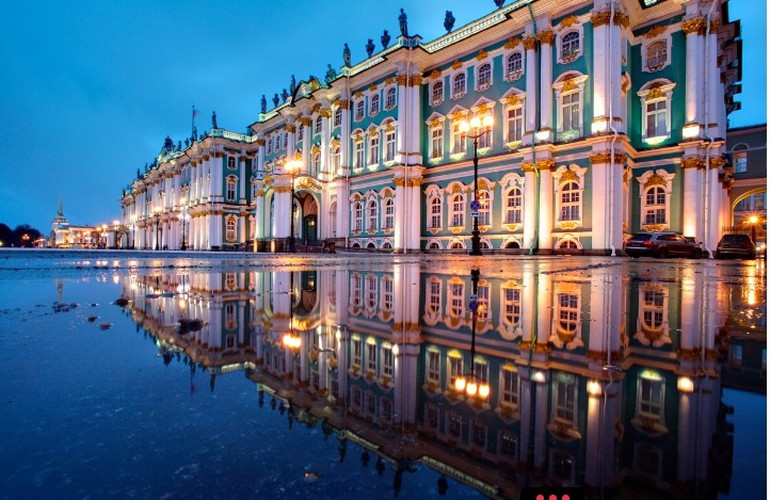 Cung điện Mùa đông ở thành phố St.Petersburg là nơi lưu giữ nhiều bí mật thú vị về thời xa xưa. Đây là Cung điện Mùa đông thứ năm. Một số cung điện "mùa đông" được xây dựng vào thế kỷ 18 và công trình hiện tại là cung điện thứ 5. (Ảnh: IT, RBTH)