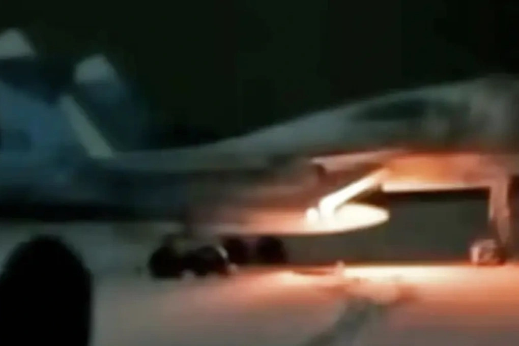 Nga bắt nghi phạm 16 tuổi đốt tiêm kích Su-34 - Hình 2 Nga bat nghi pham 16 tuoi dot tiem kich Su-34-Hinh-2