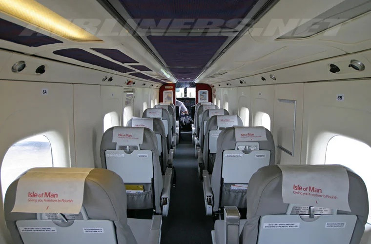 Máy bay DO 228 có thể chở 19 hành khách trong nhiệm vụ chở khách. Trong ảnh là khoang hành khách DO 228 khá tiện nghi.