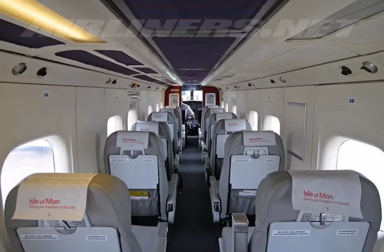 Máy bay DO 228 có thể chở 19 hành khách trong nhiệm vụ chở khách. Trong ảnh là khoang hành khách DO 228 khá tiện nghi.