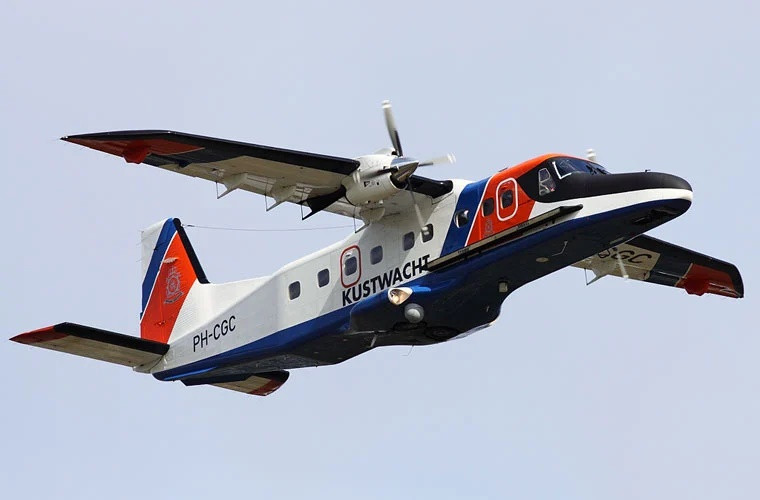 Máy bay DO 228 đạt vận tốc cực đại 434km/h, tầm bay 1.037km, trần bay hơn 8.500m. DO 228 có khả năng cất cánh đường băng ngắn, chỉ cần dài 750m.